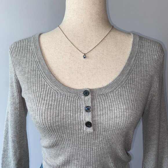 American Eagle Round Neck Crop Top Ribbed Grey Long Sleeve Sweater Size Medium - Picture 6 of 7